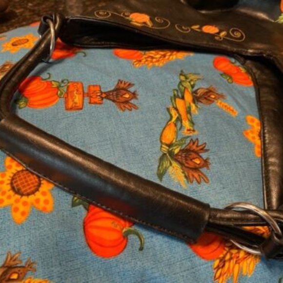Large BLACK faux LEATHER satchel PURSE ~ Gorgeous EMBROIDERED PUMPKINS ~ Pockets - Picture 7 of 11